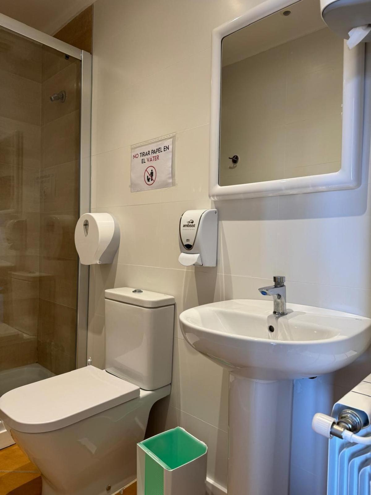 Hostal Restaurant Casa Comaulis La Vajol Ngoại thất bức ảnh