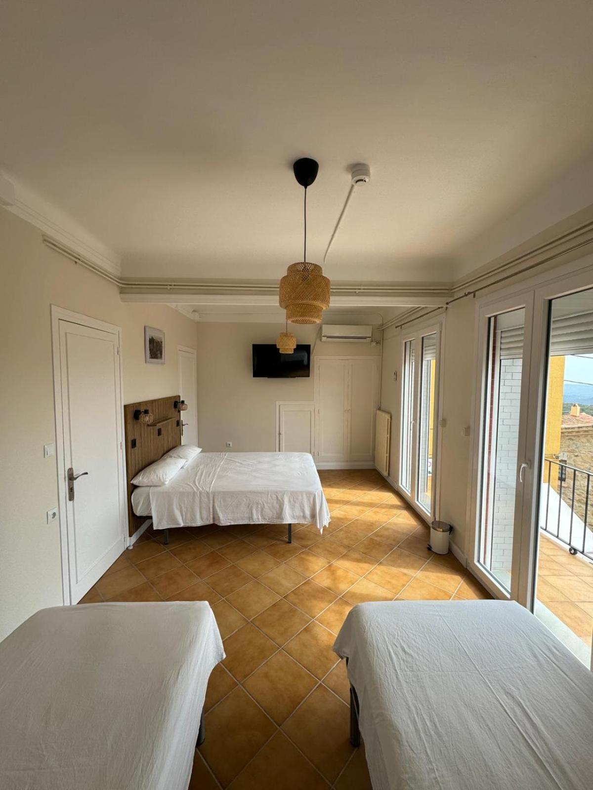 Hostal Restaurant Casa Comaulis La Vajol Ngoại thất bức ảnh