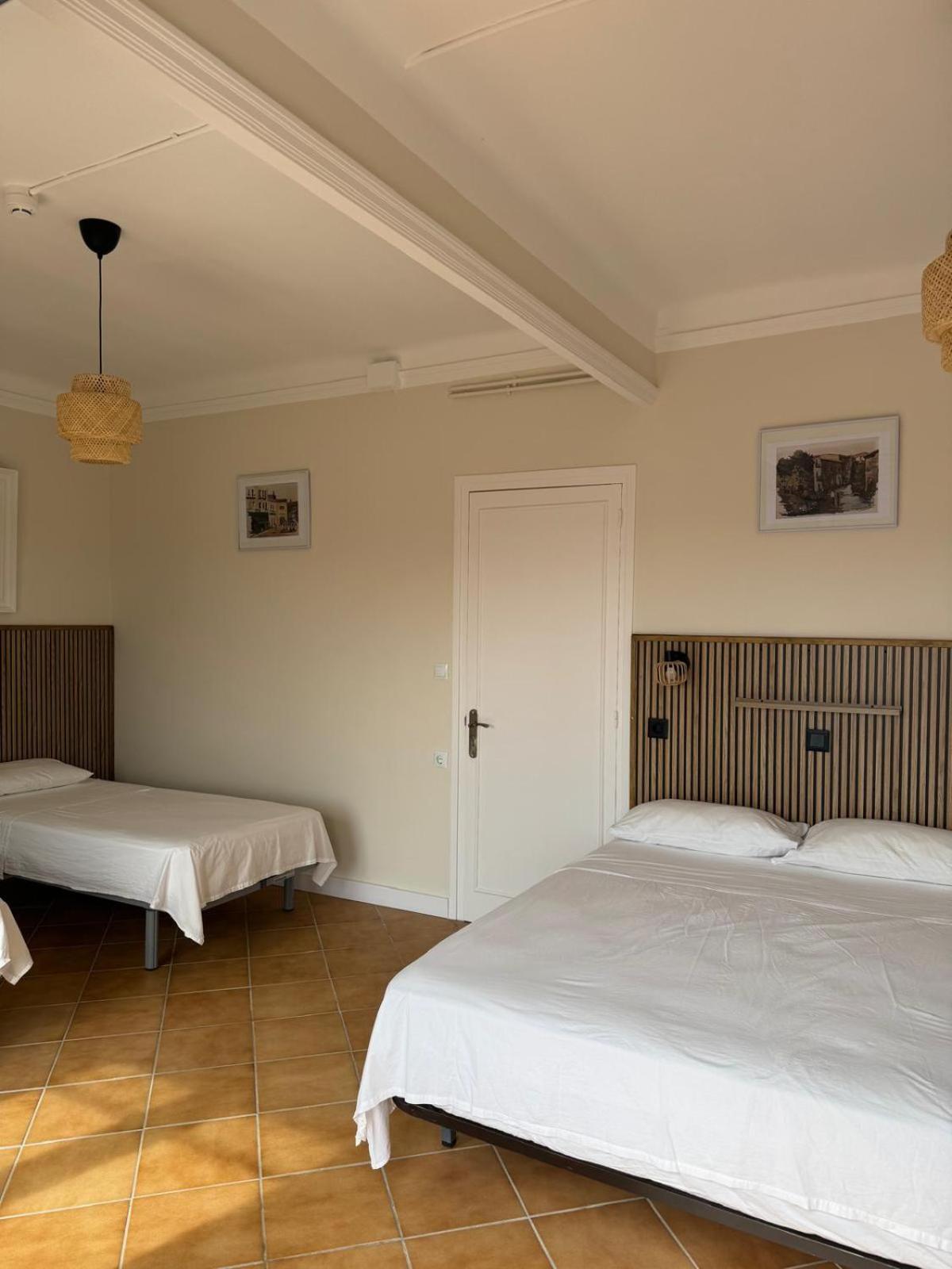 Hostal Restaurant Casa Comaulis La Vajol Ngoại thất bức ảnh