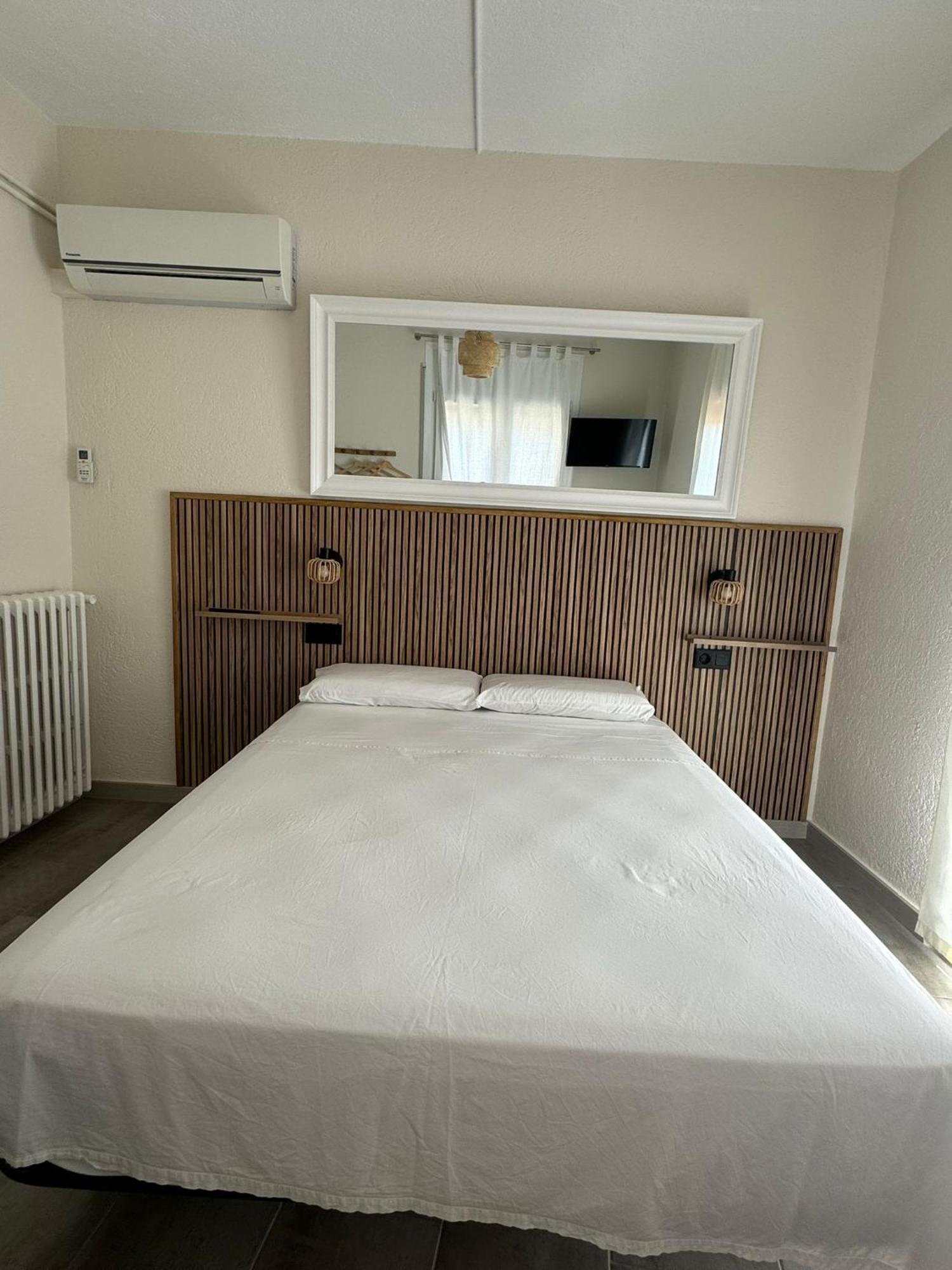 Hostal Restaurant Casa Comaulis La Vajol Ngoại thất bức ảnh