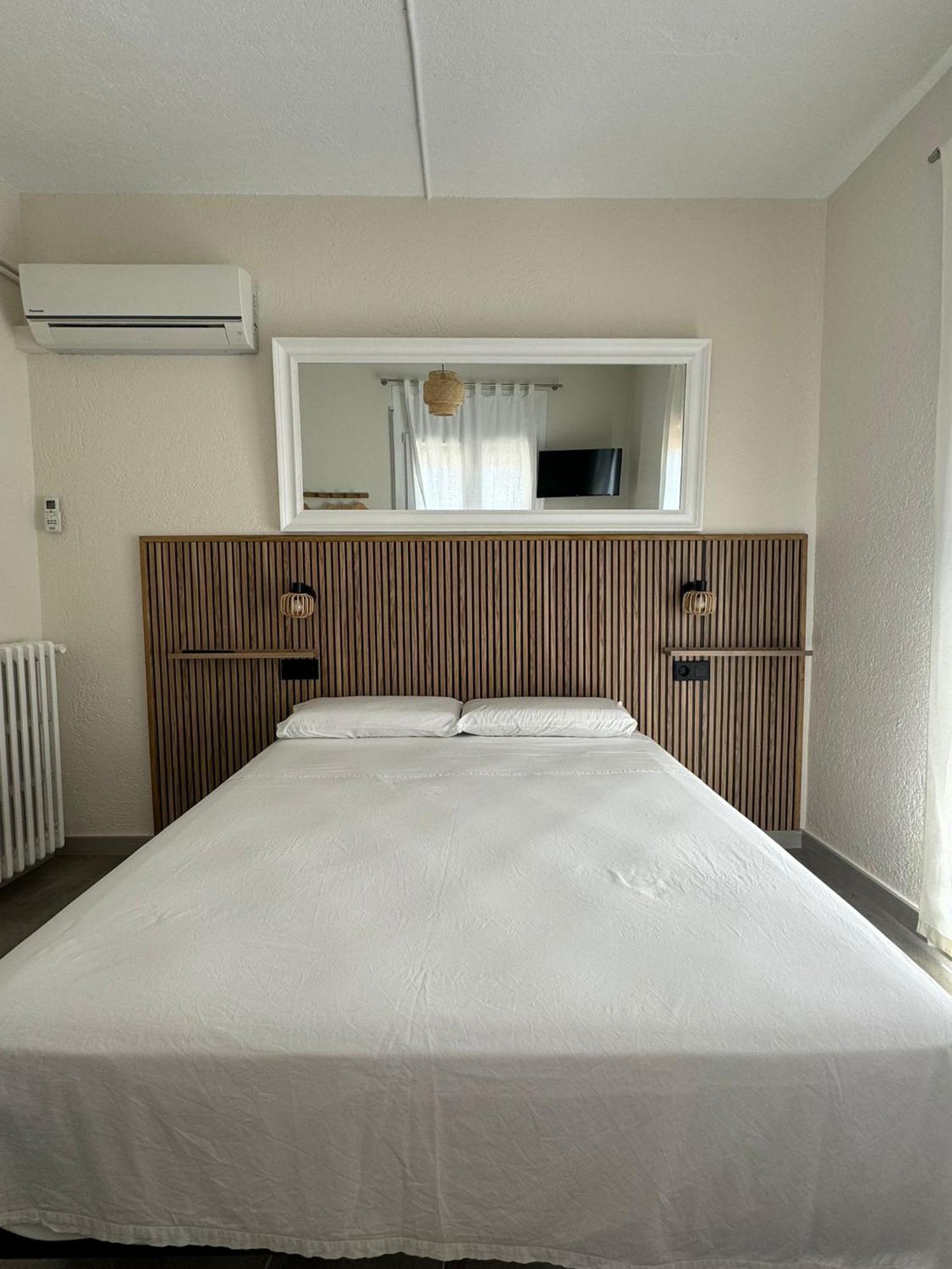 Hostal Restaurant Casa Comaulis La Vajol Ngoại thất bức ảnh