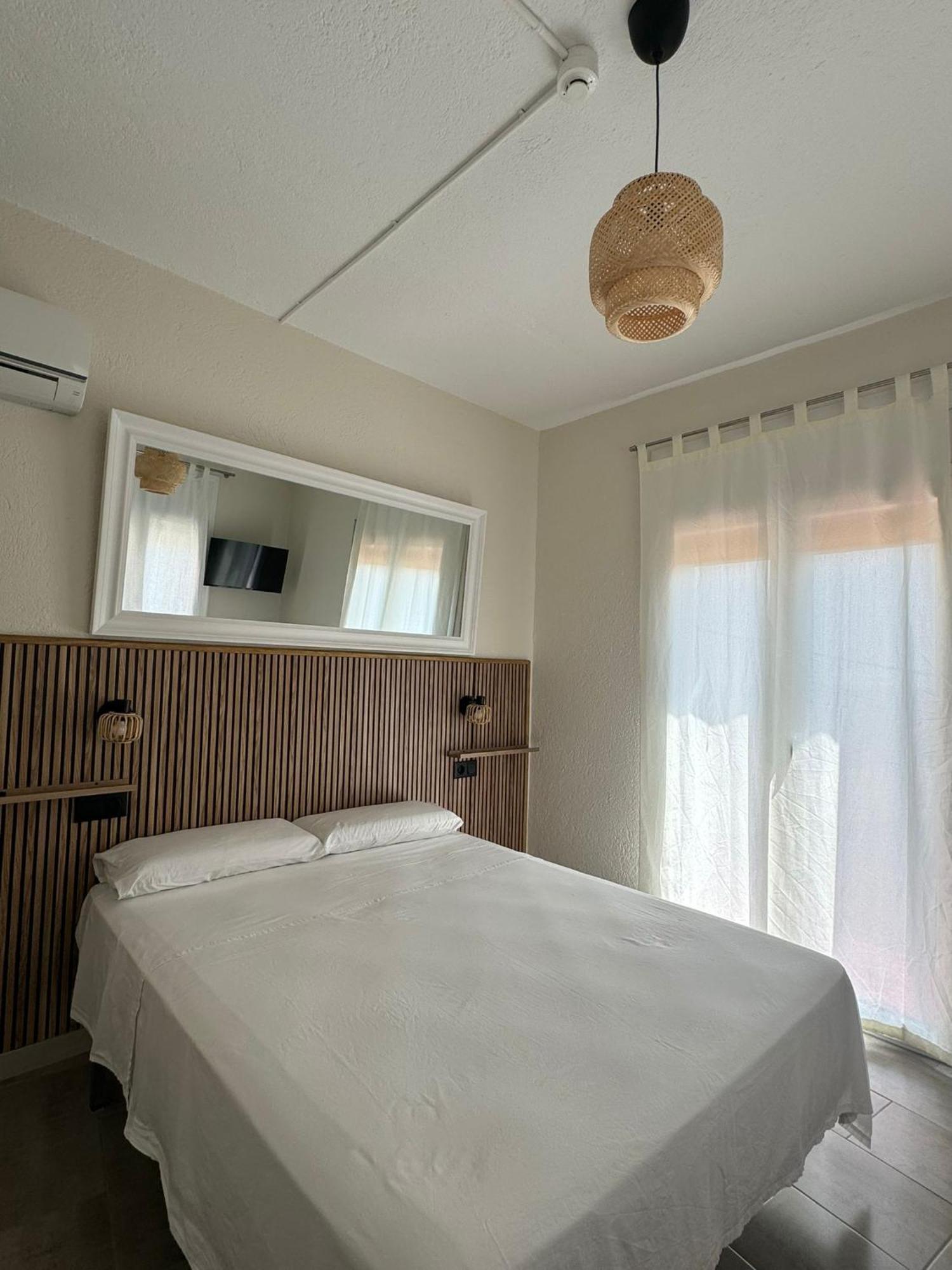 Hostal Restaurant Casa Comaulis La Vajol Ngoại thất bức ảnh
